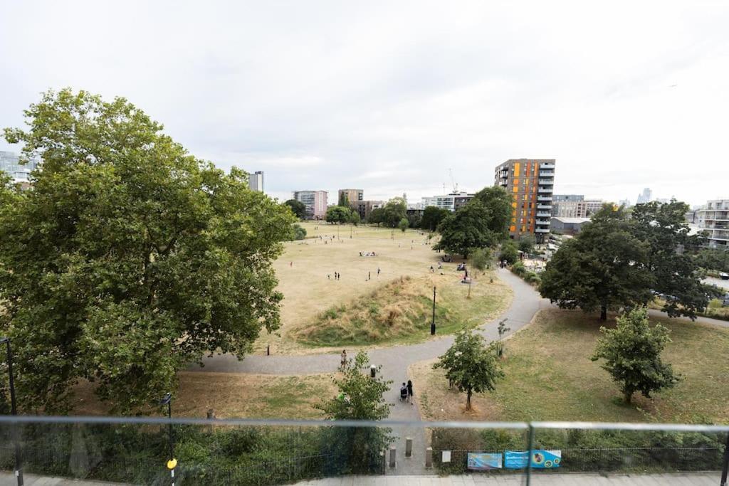 Apartamento Stylish 3 Bed Near Downtown & Free Parking Londres