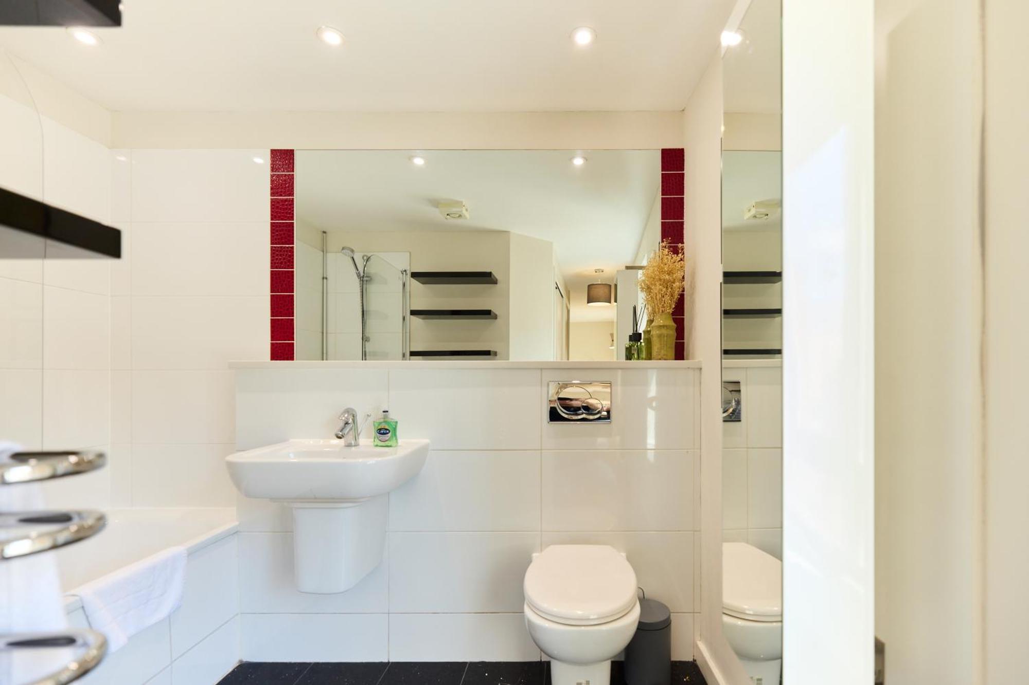 The Brick Lane Arms - Breathtaking 2bdr Penthouse With Balcony London