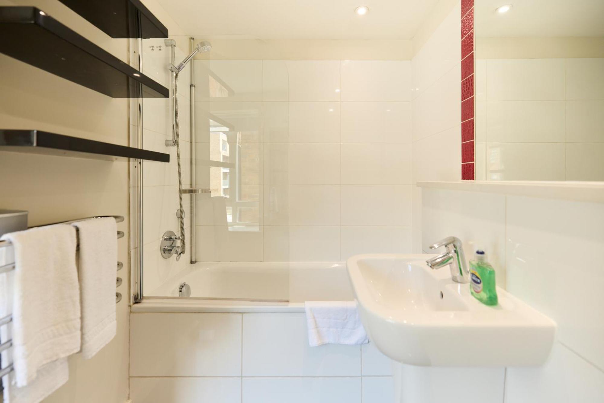 The Brick Lane Arms - Breathtaking 2bdr Penthouse With Balcony Apartment