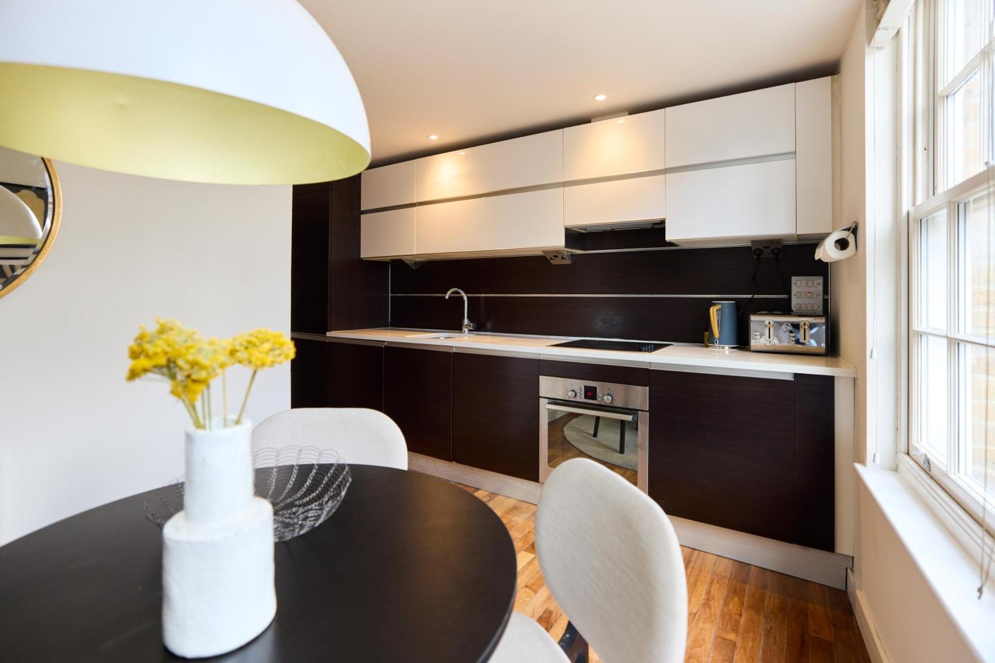 The Brick Lane Arms - Breathtaking 2bdr Penthouse With Balcony Apartment *