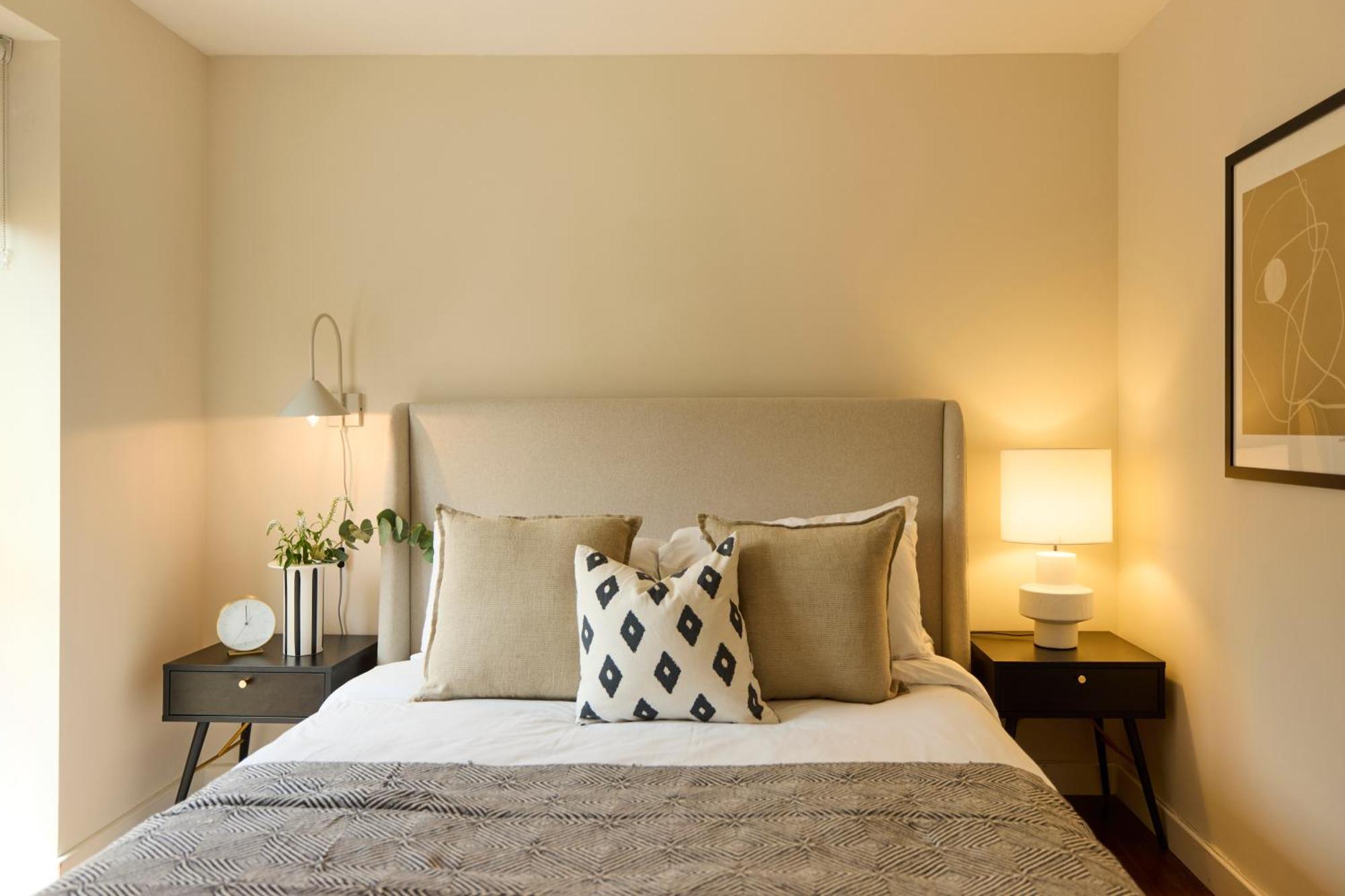 The Brick Lane Arms - Breathtaking 2bdr Penthouse With Balcony Apartment