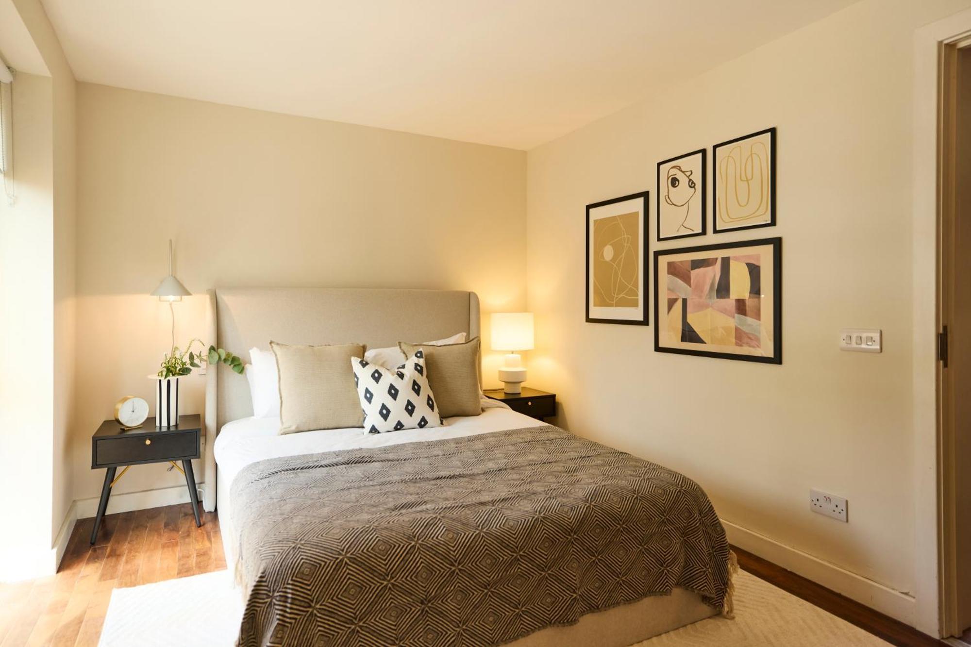 The Brick Lane Arms - Breathtaking 2bdr Penthouse With Balcony Apartment *