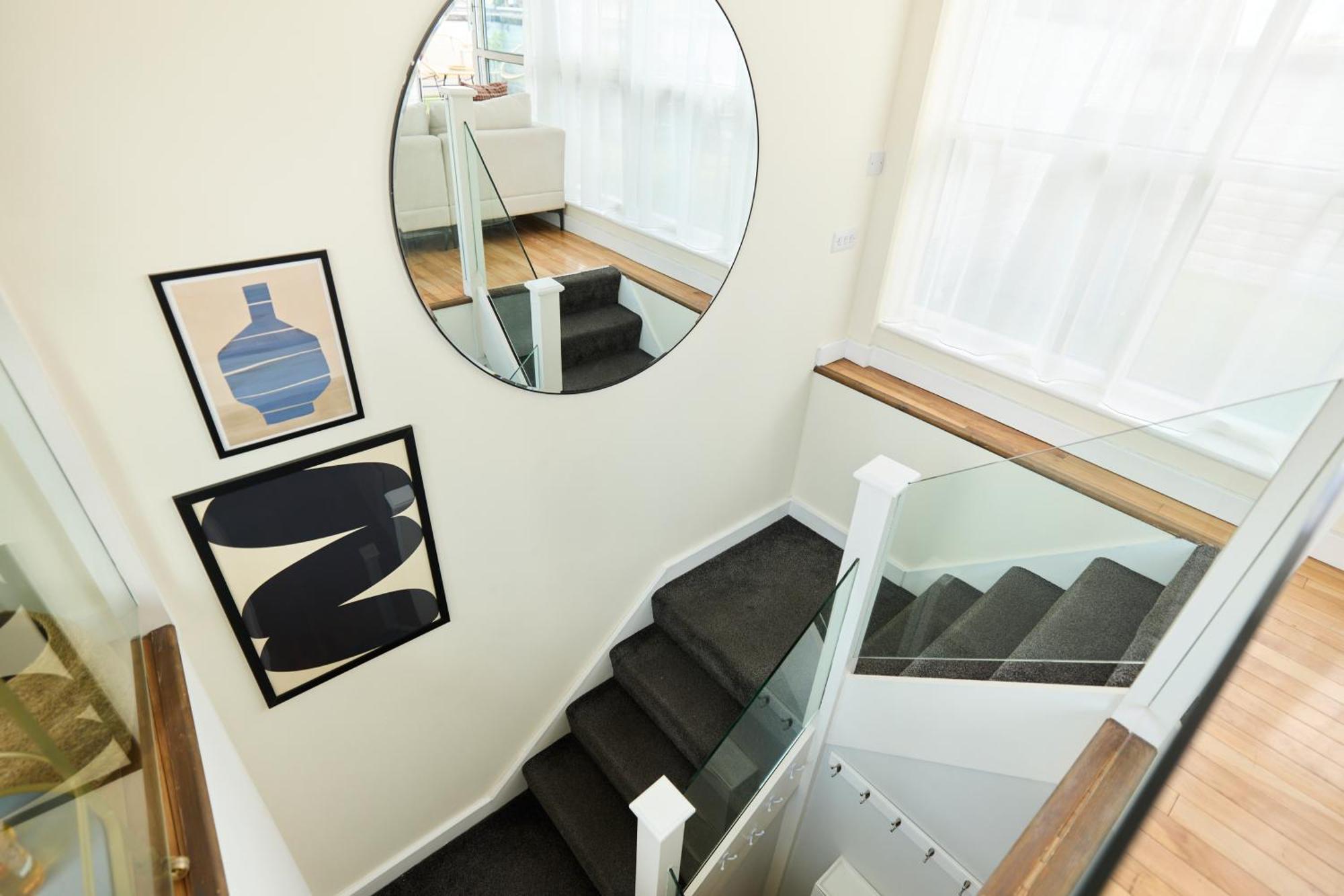 The Brick Lane Arms - Breathtaking 2bdr Penthouse With Balcony London