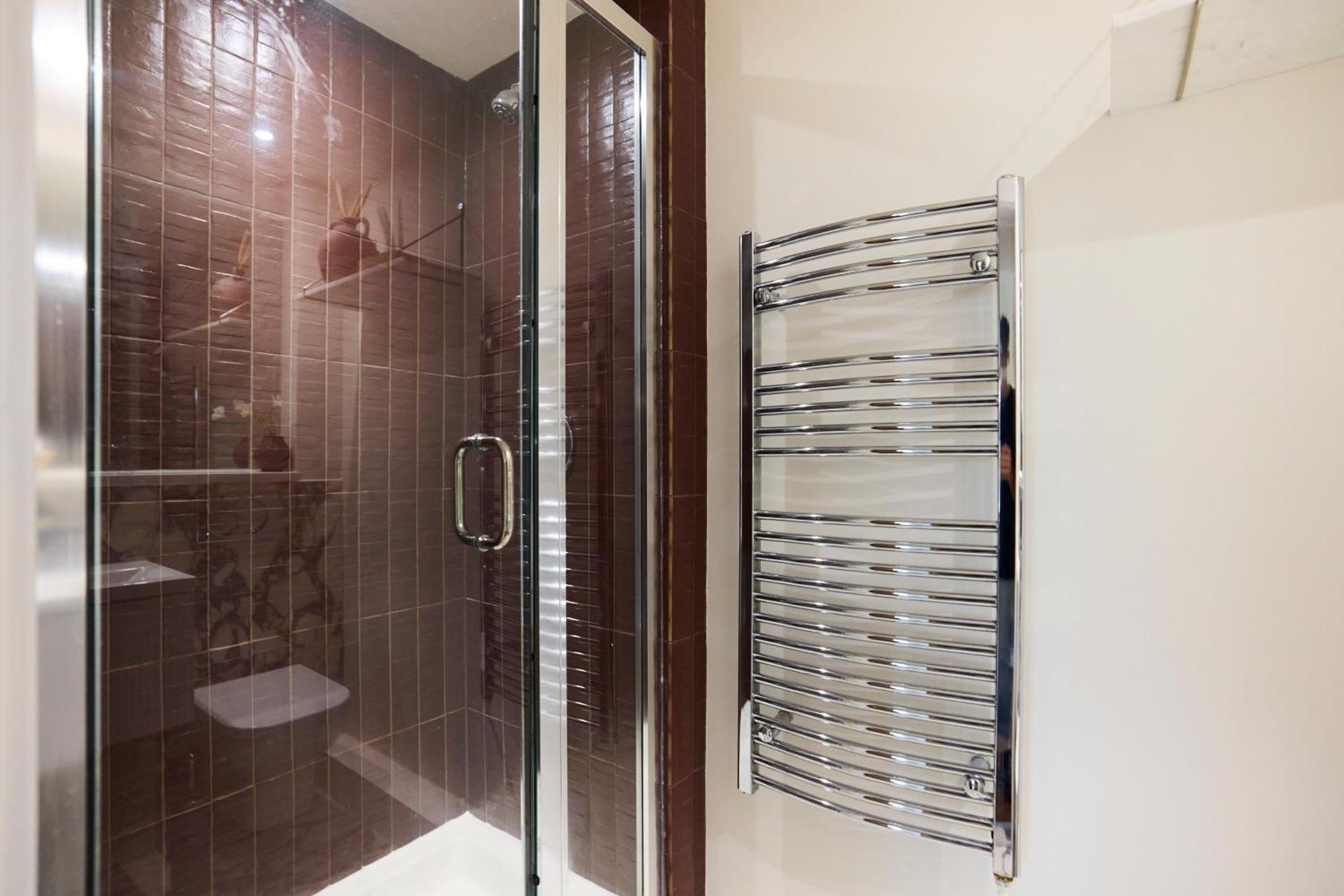 The Brick Lane Arms - Breathtaking 2bdr Penthouse With Balcony Apartment London