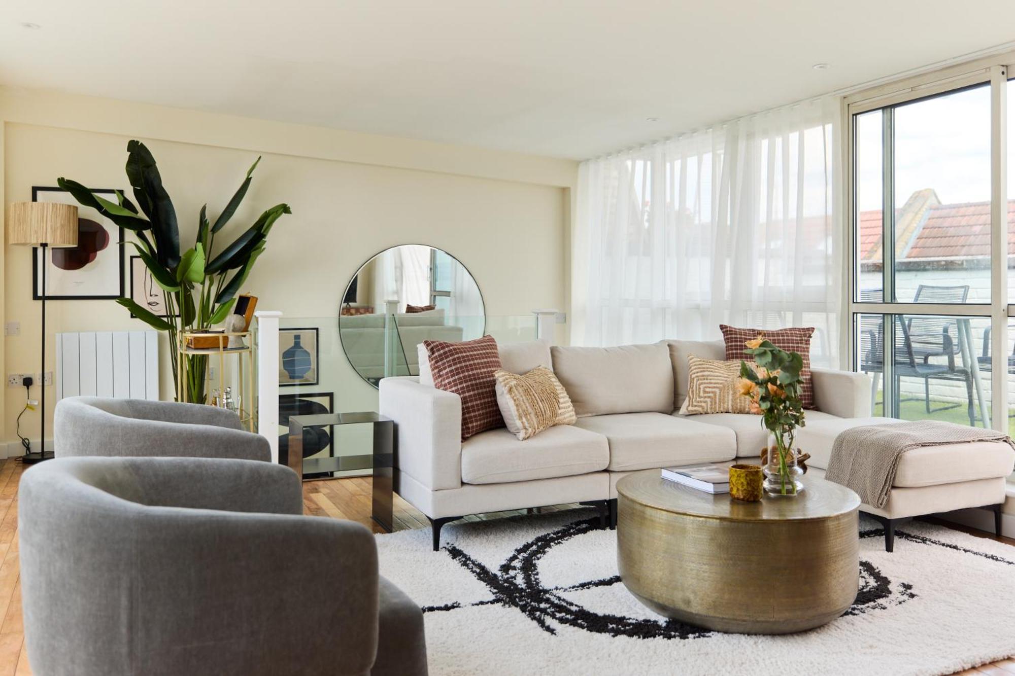 The Brick Lane Arms - Breathtaking 2bdr Penthouse With Balcony Apartment London