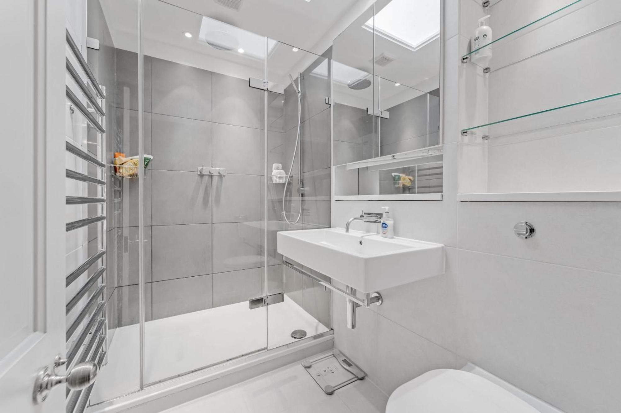 The Belgravia Place - Stunning & Bright 2bdr Apartment *