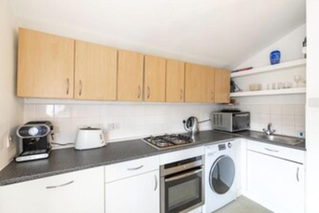 One Bedroom Flat, Fulham Broadway Near Chelsea * London