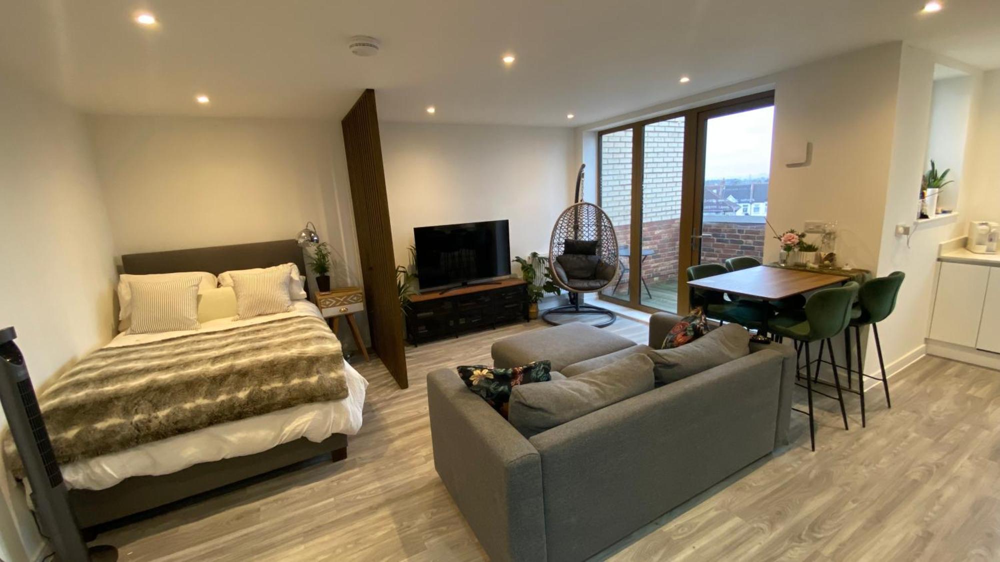 Luxe: Stylish Apartment