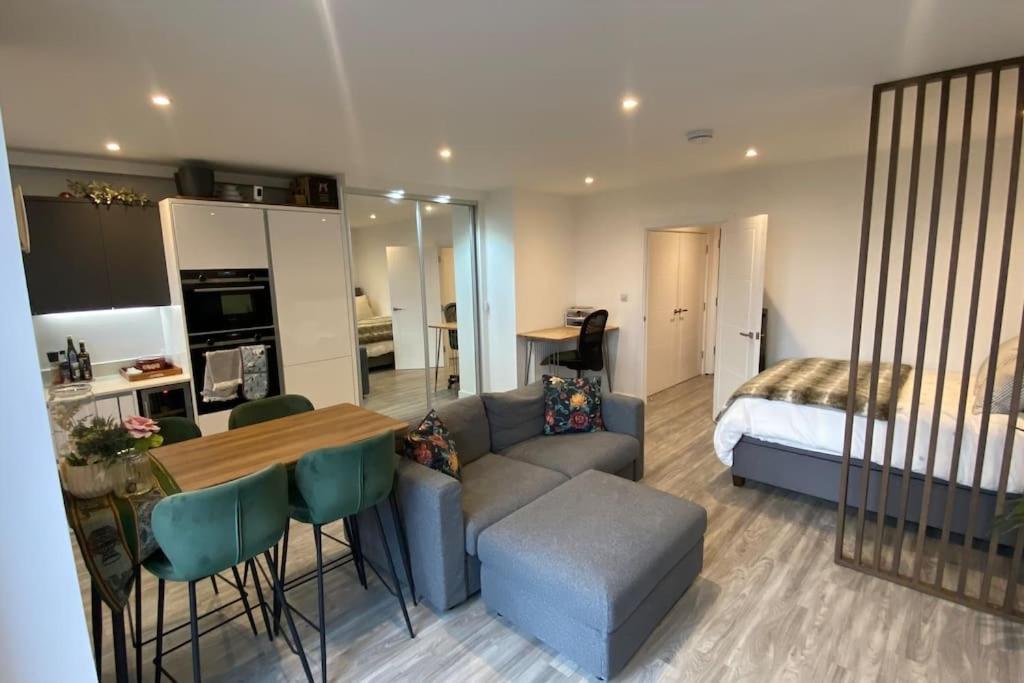 Luxe: Stylish Apartment London