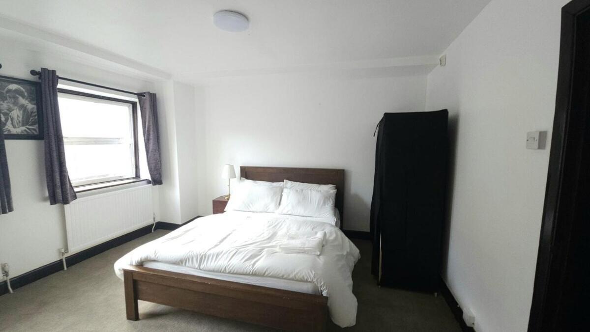 Stockwell Station Apartment London