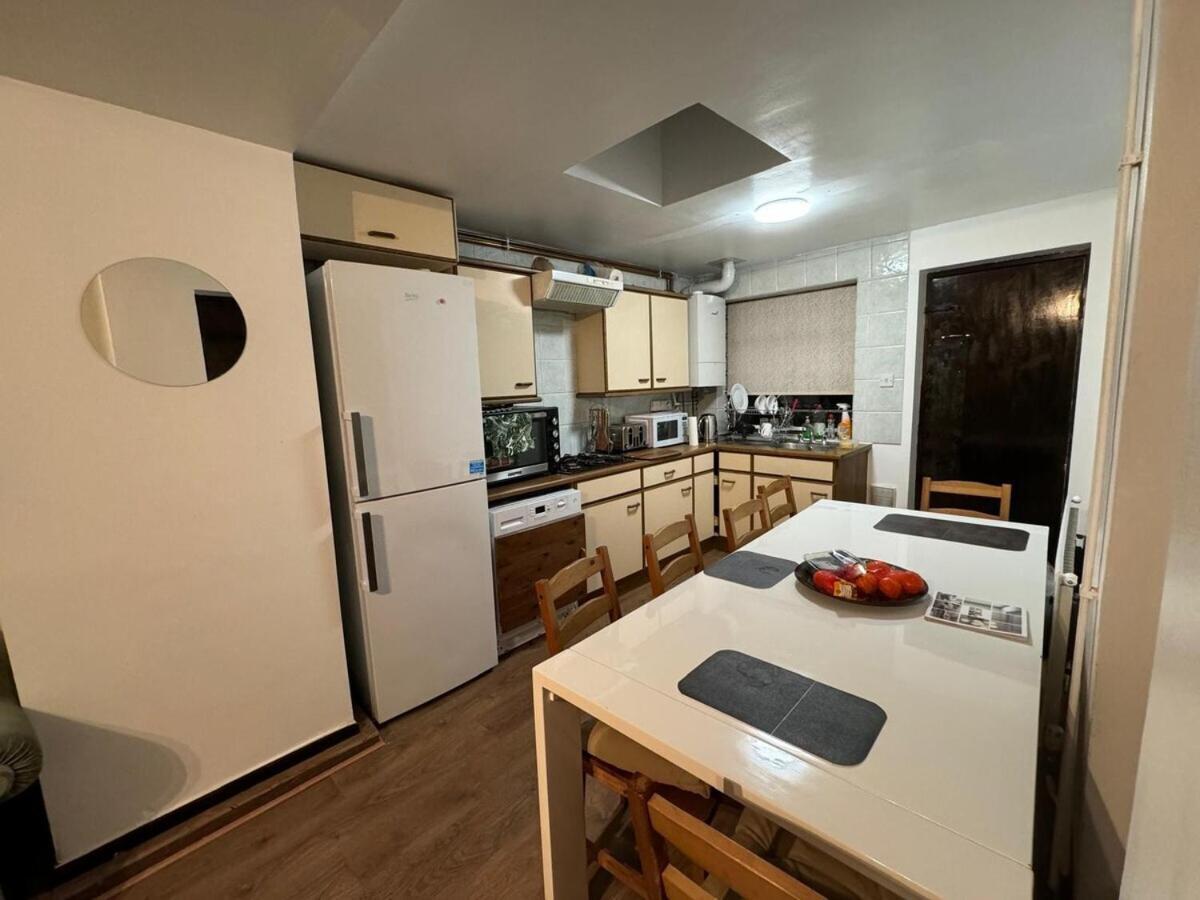 Apartment Stockwell Station London