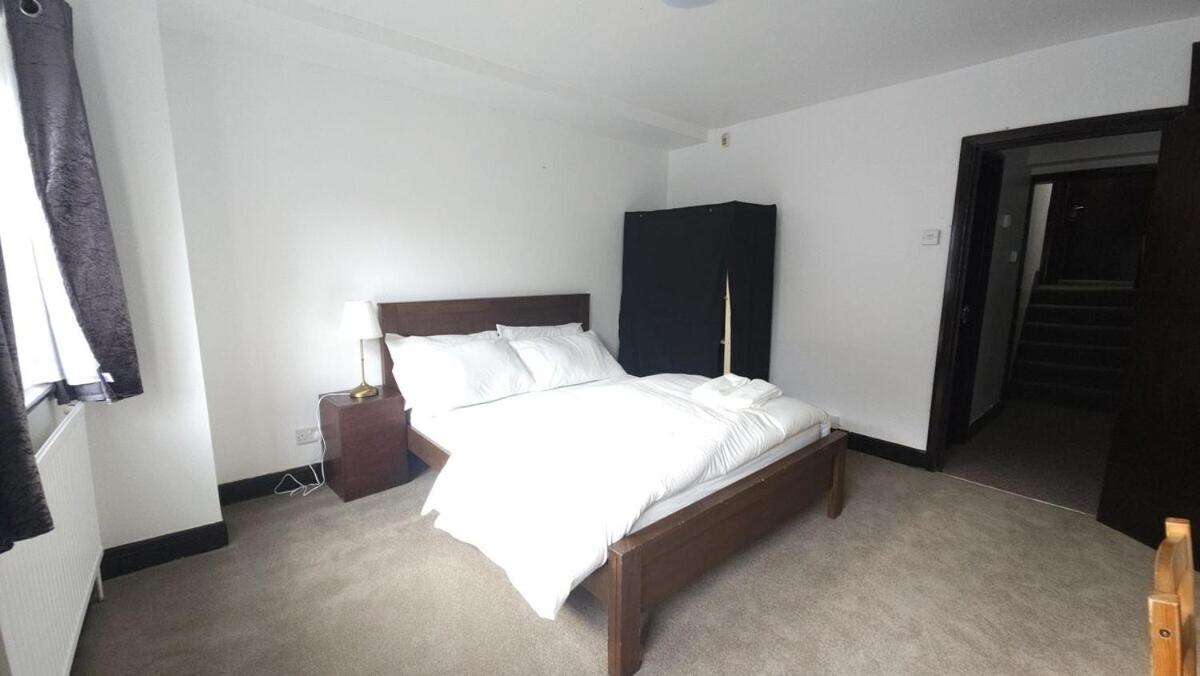 Stockwell Station Apartment