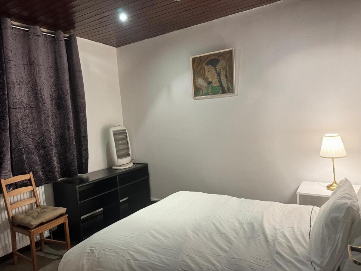 Apartment Stockwell Station London