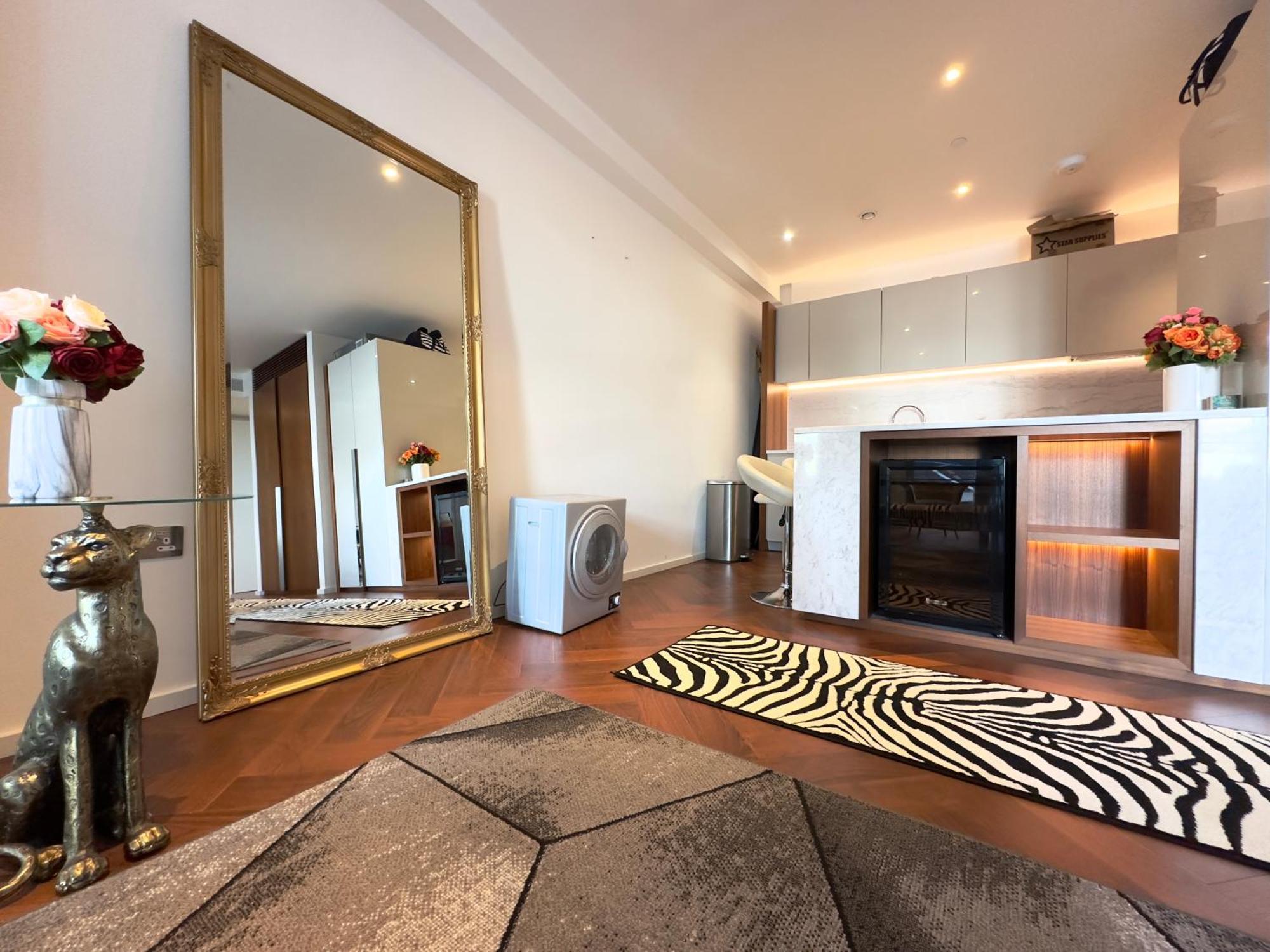 Lavish Penthouse River View Fast Wifi - Luxurylondonstays Apartment