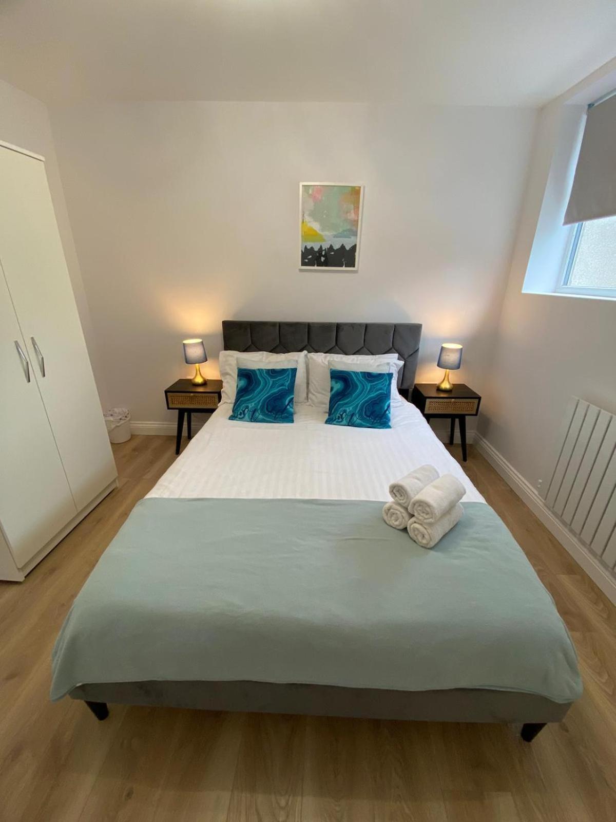 Beautiful Newly Renovated House Sleeps 6 People, Only 12 Minutes By Tube To Oxford Circus Holiday home London