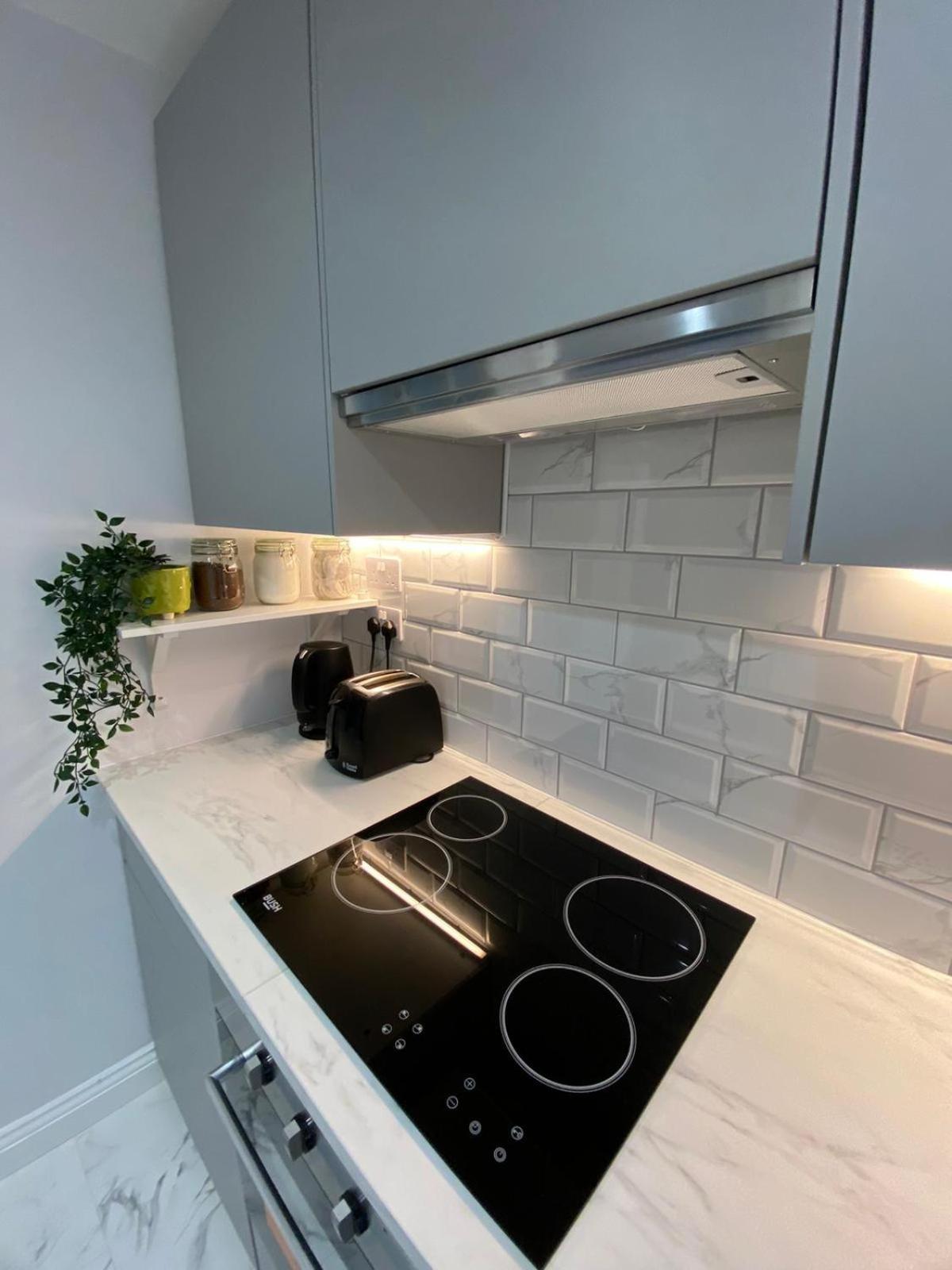 Beautiful Newly Renovated House Sleeps 6 People, Only 12 Minutes By Tube To Oxford Circus London