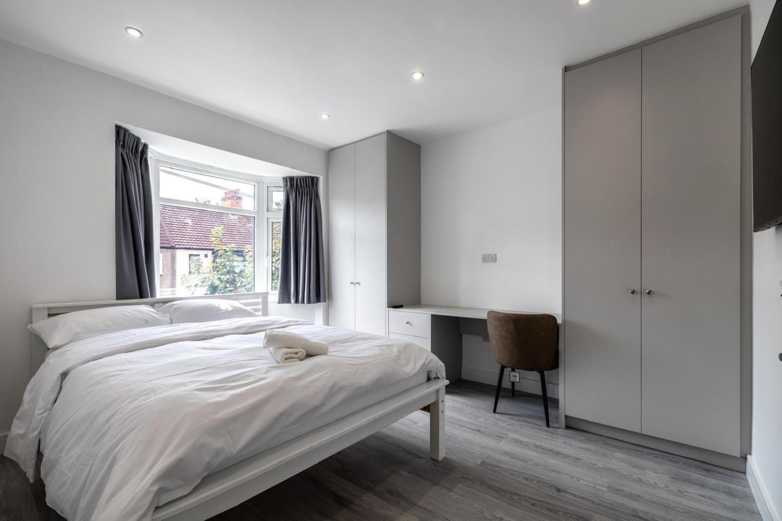 Casa de férias Modern With Driveway Parking For 2 Vehicles, Near Tottenham Hotspur Stadium, White Hart Lane Train Station
