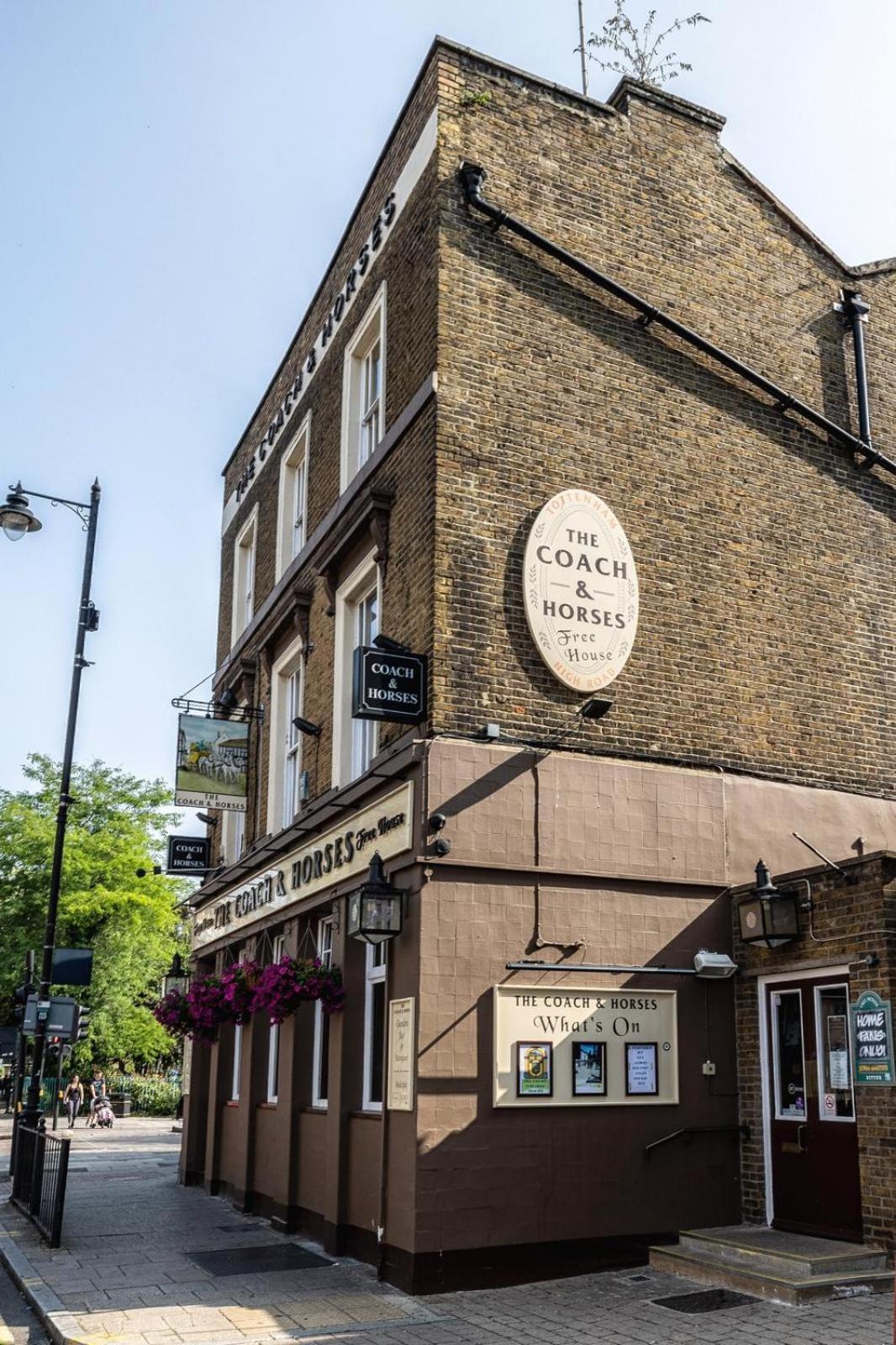 Modern With Driveway Parking For 2 Vehicles, Near Tottenham Hotspur Stadium, White Hart Lane Train Station Casa de férias Londres
