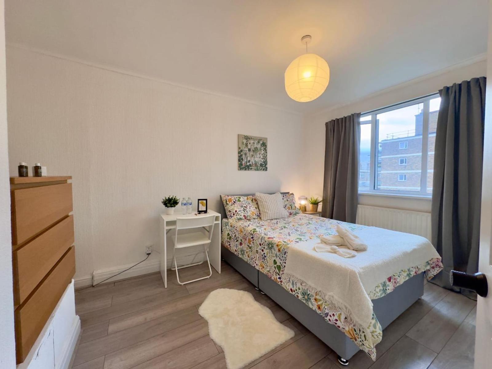 Homestay Buxton Court *