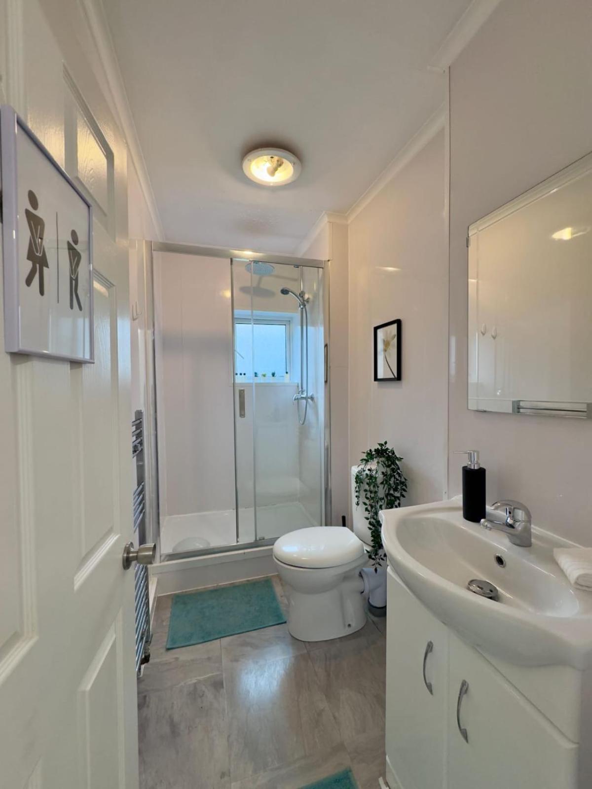 Buxton Court Homestay