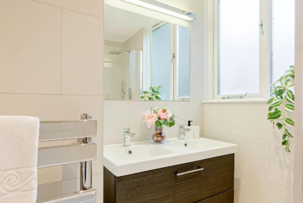 Gorgeous 4-level 3br - Check Profile *