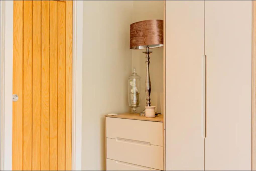 Gorgeous 4-level 3br - Check Profile Apartment *