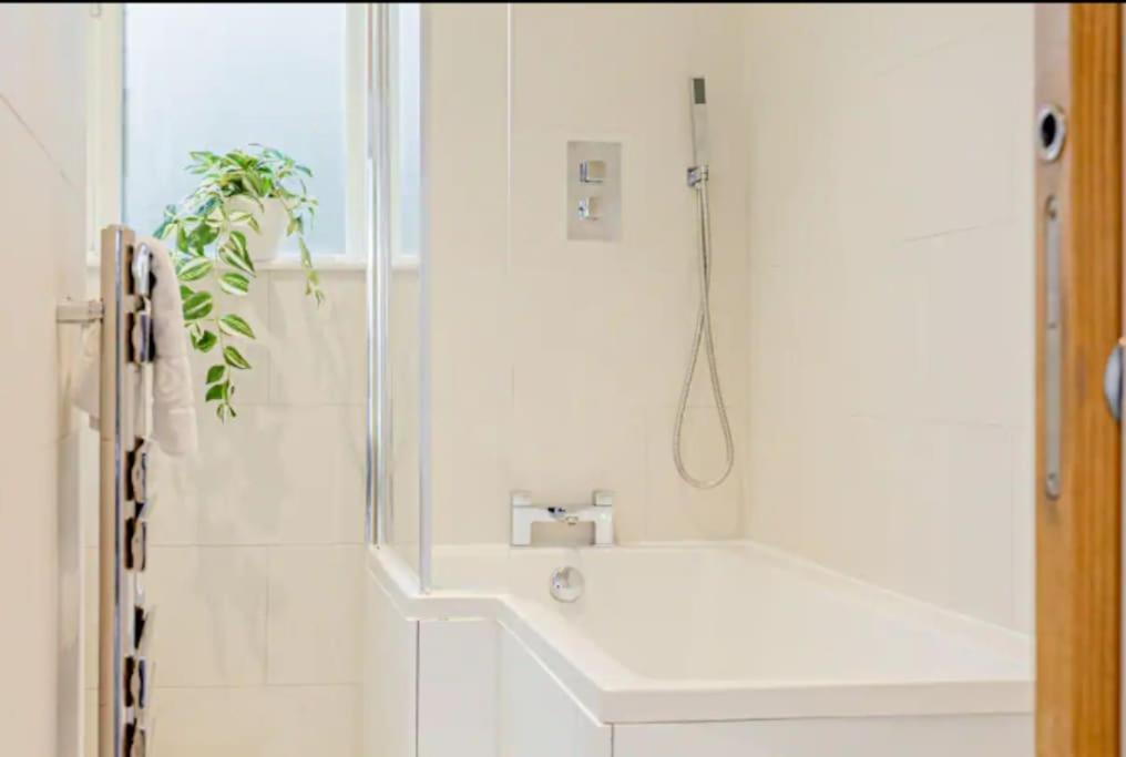 Apartment Gorgeous 4-level 3br - Check Profile London