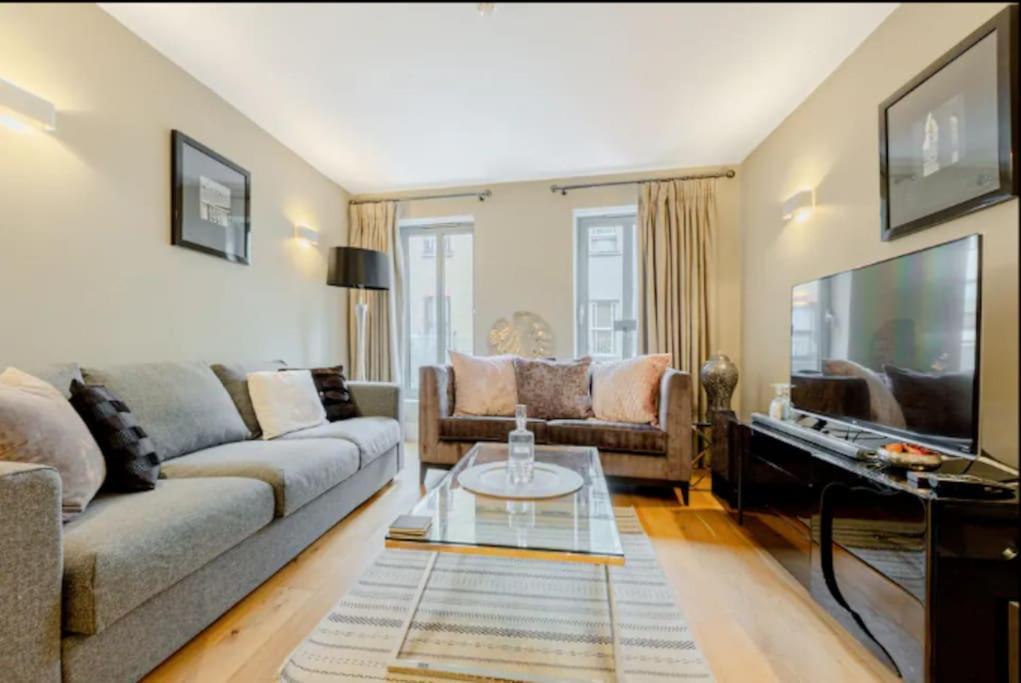 Gorgeous 4-level 3br - Check Profile