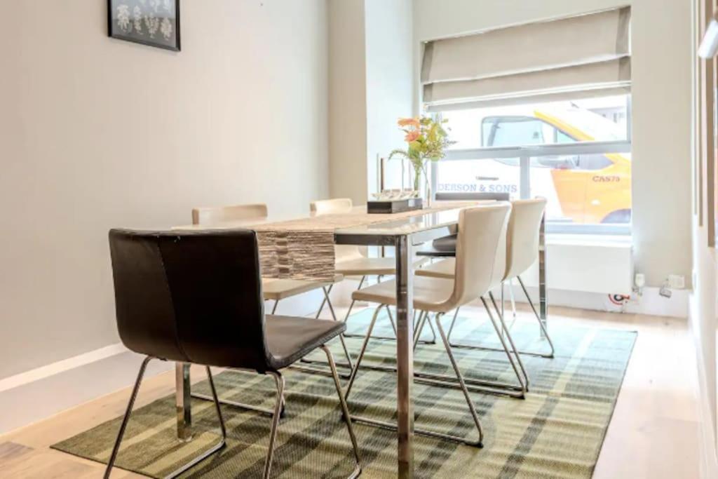 Gorgeous 4-level 3br - Check Profile * London