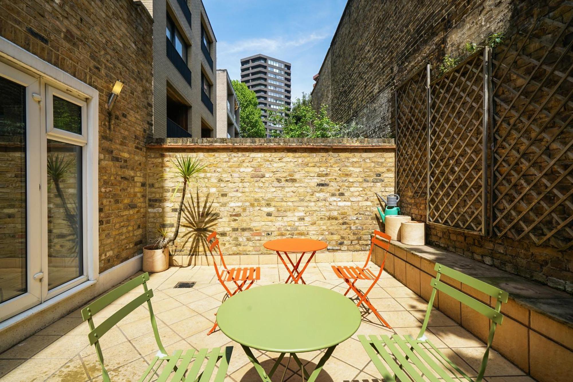 2 Bed Garden Sleeps 6 Short Walk To Old Street * London