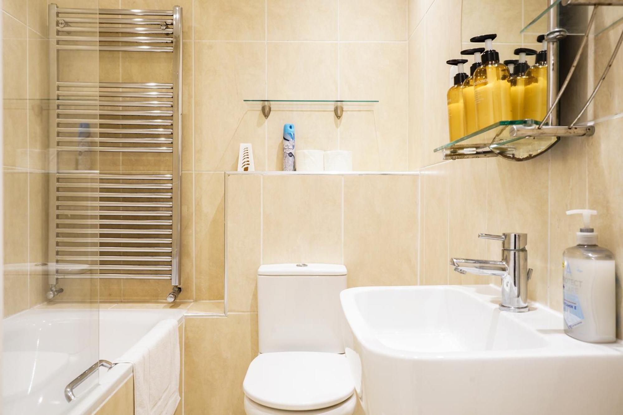 2 Bed Garden Sleeps 6 Short Walk To Old Street Apartment London
