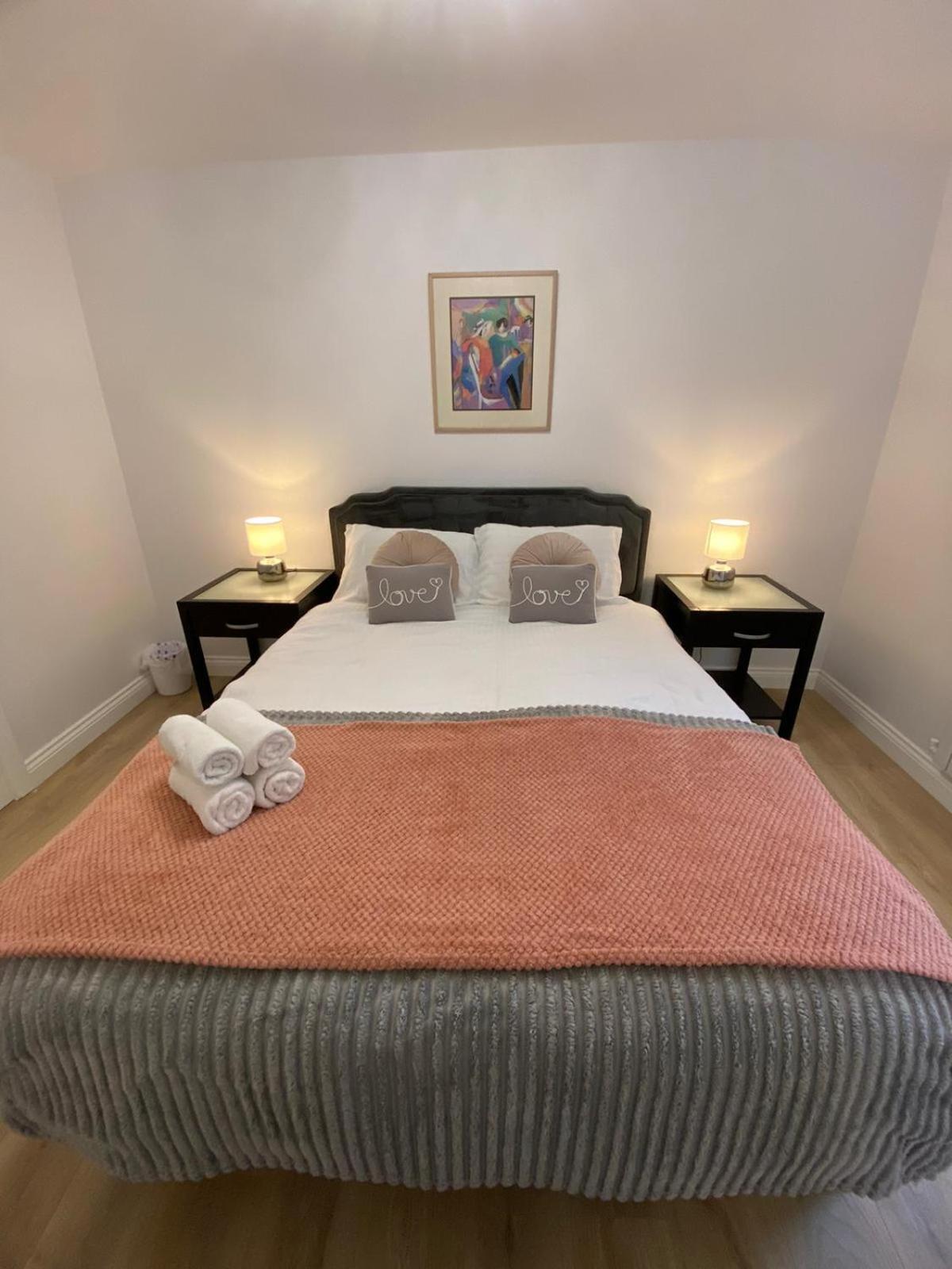 Beautiful Newly Renovated House Sleeps 6 People, Only 12 Minutes By Tube To Oxford Circus London