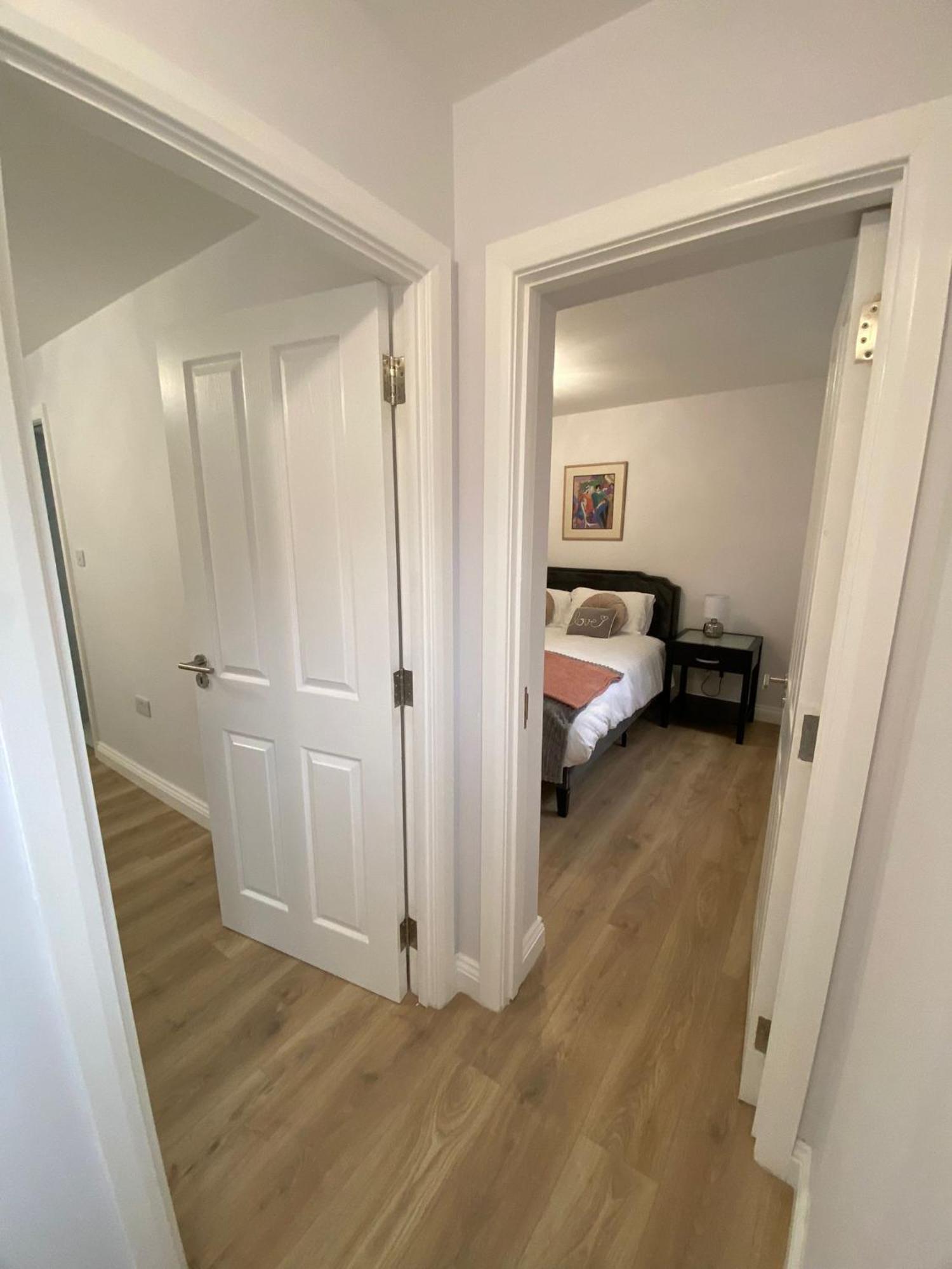 Beautiful Newly Renovated House Sleeps 6 People, Only 12 Minutes By Tube To Oxford Circus Holiday home London