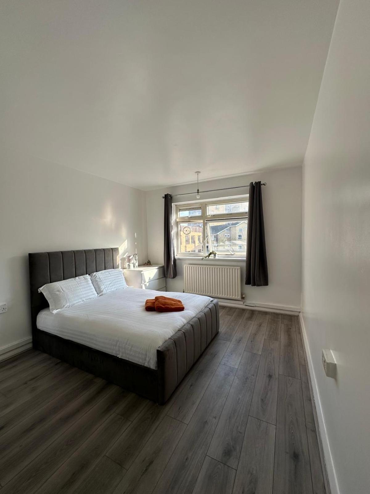 Hospedagem domiciliar Modern In A 4 Bedroom Flat In London, Shared Bathroom! *