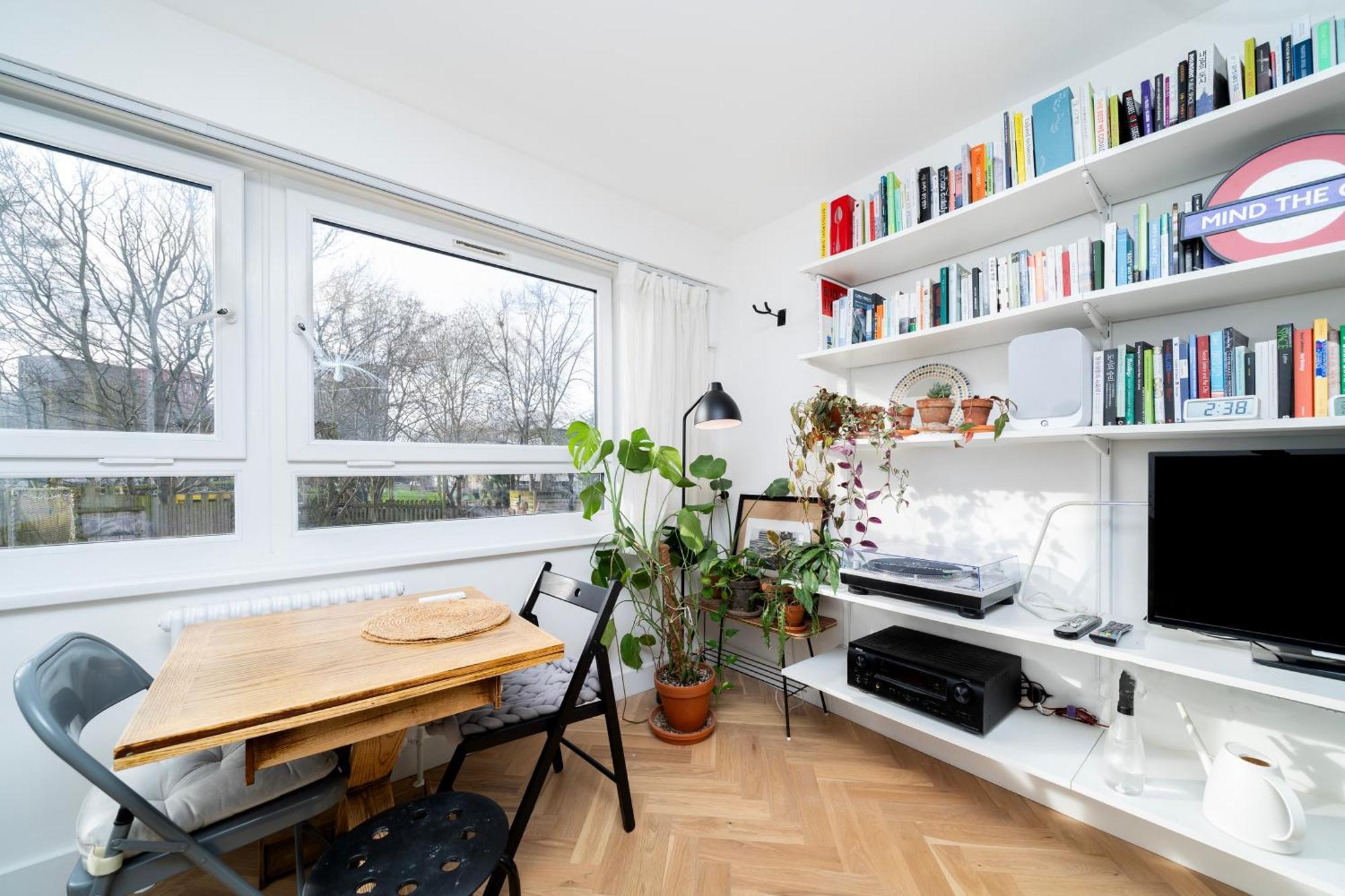 Cozy Double Bedroom At Earlsferry Way Shared Flat * London