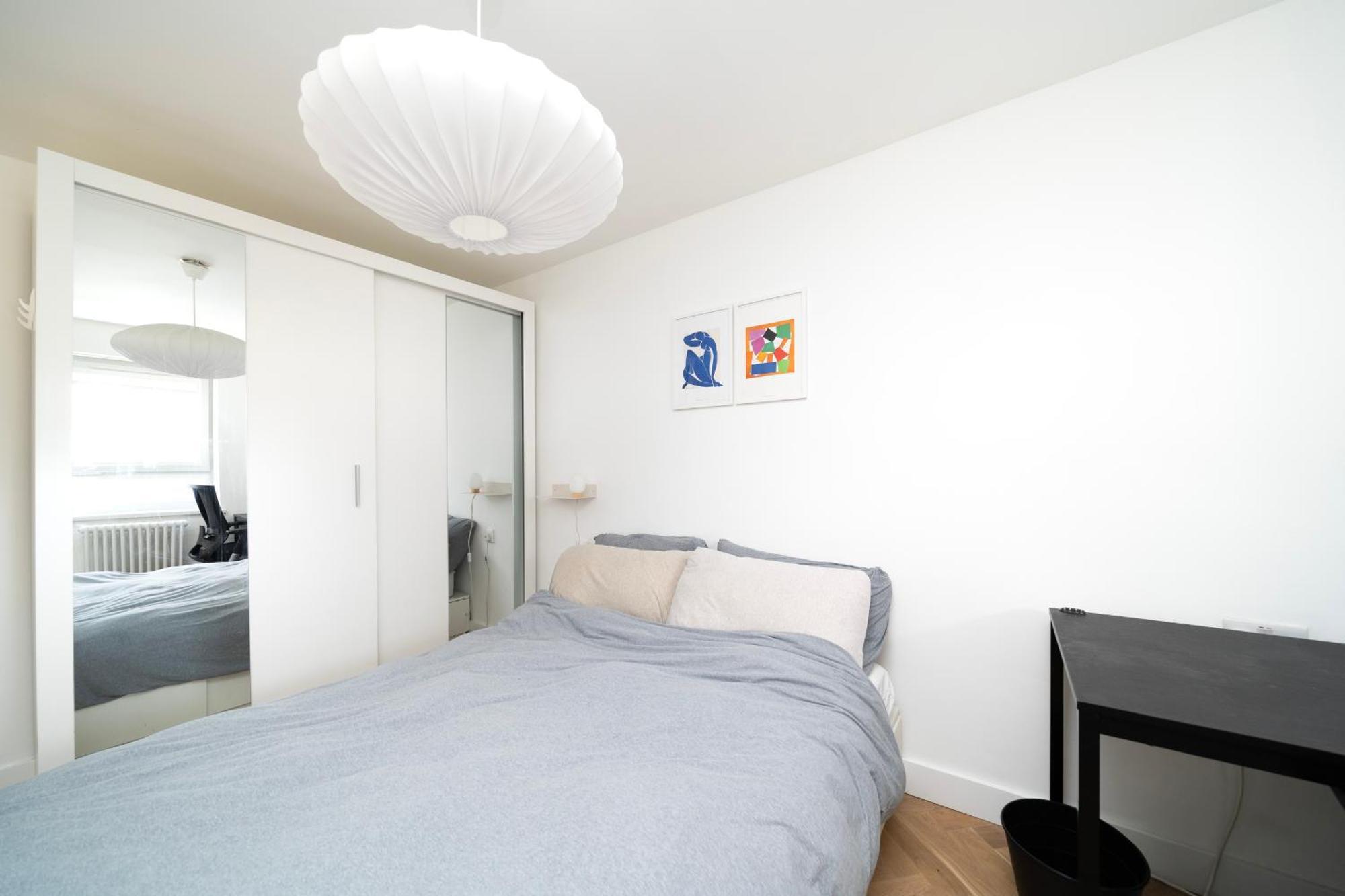 Cozy Double Bedroom At Earlsferry Way Shared Flat Homestay London
