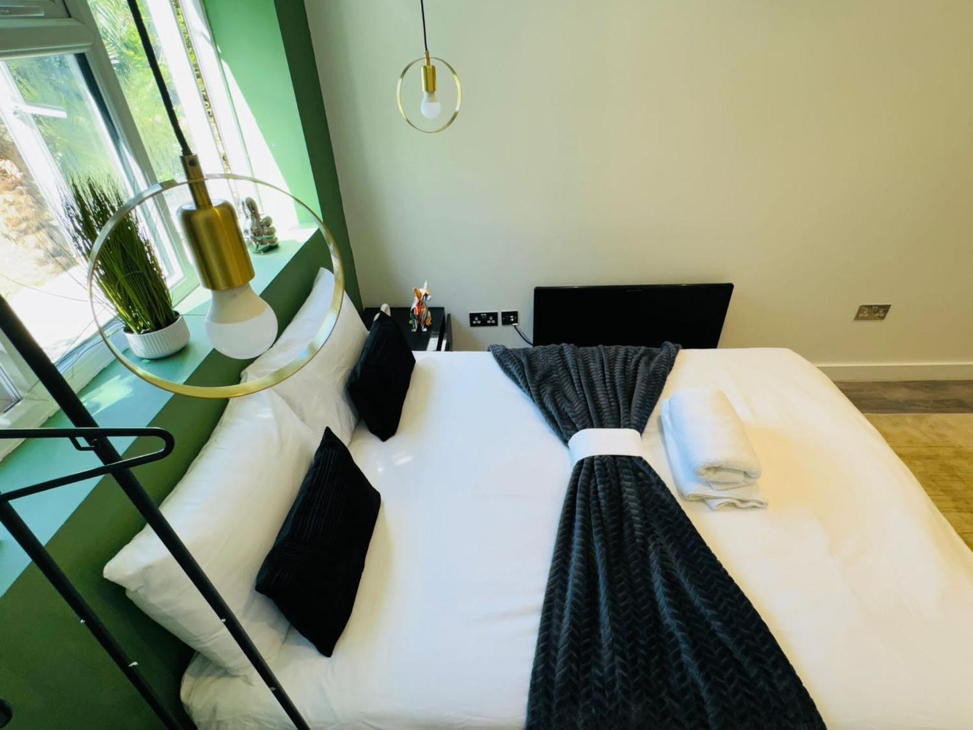 Luxury Flats, Ideal For Tourists Apartment *