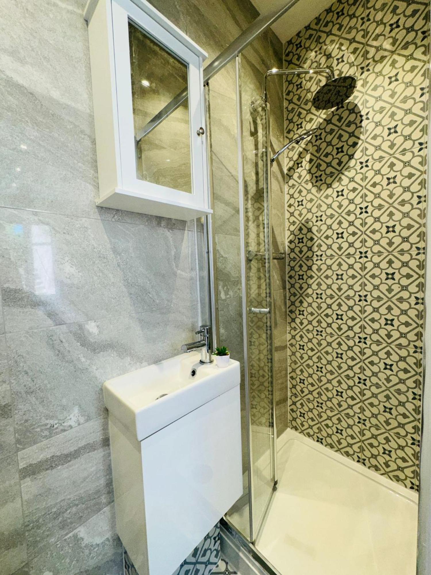 Apartment Luxury Flats, Ideal For Tourists *
