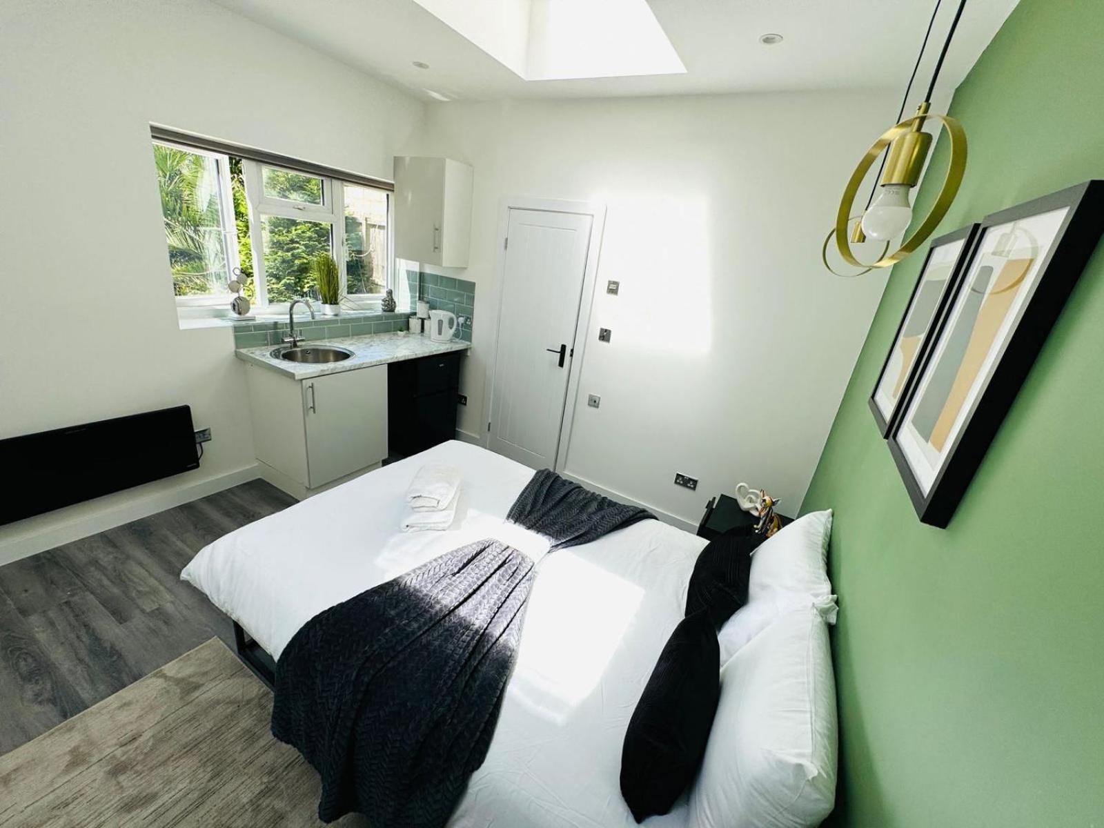 Luxury Flats, Ideal For Tourists Apartment *