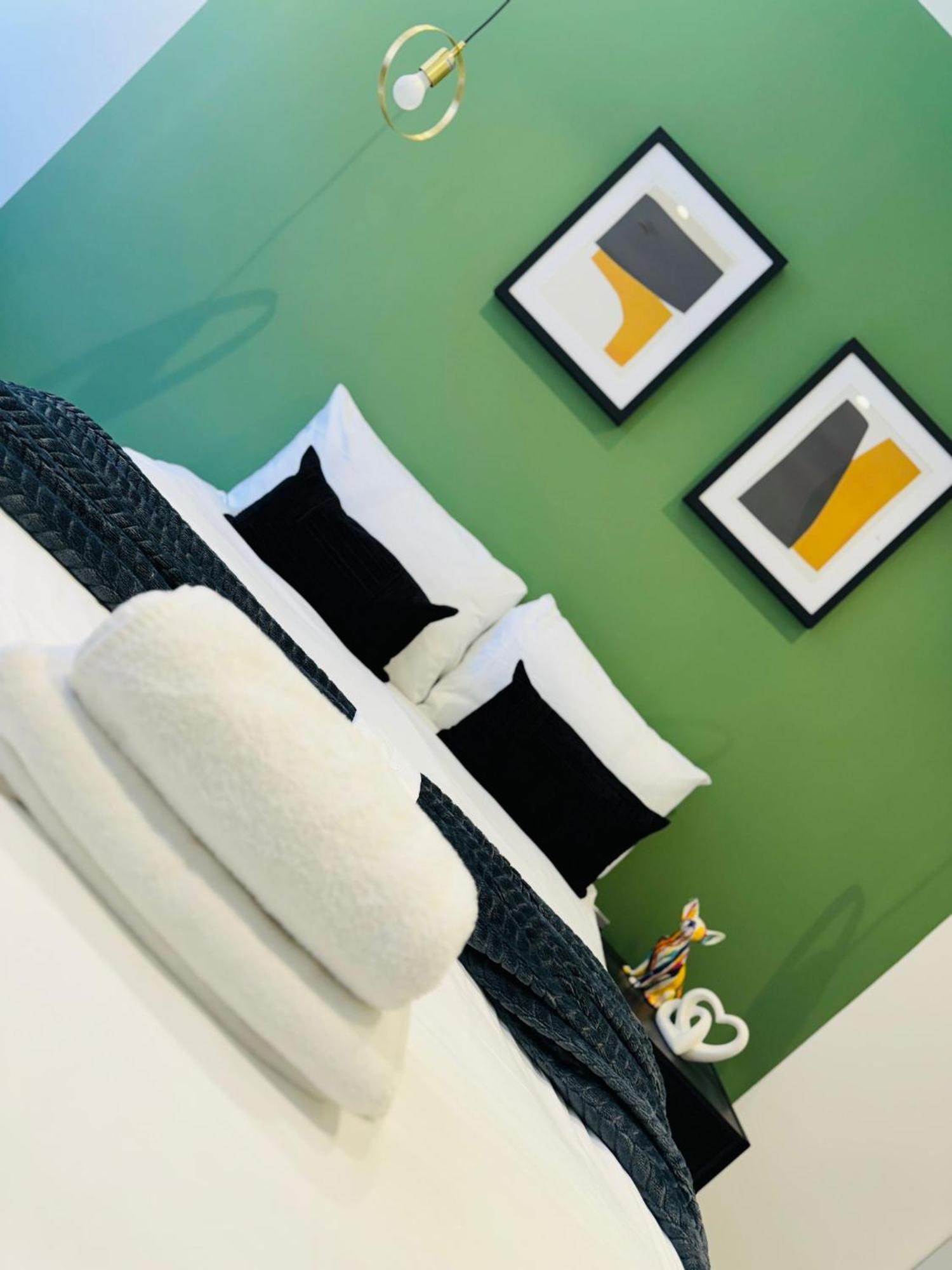 Luxury Flats, Ideal For Tourists *