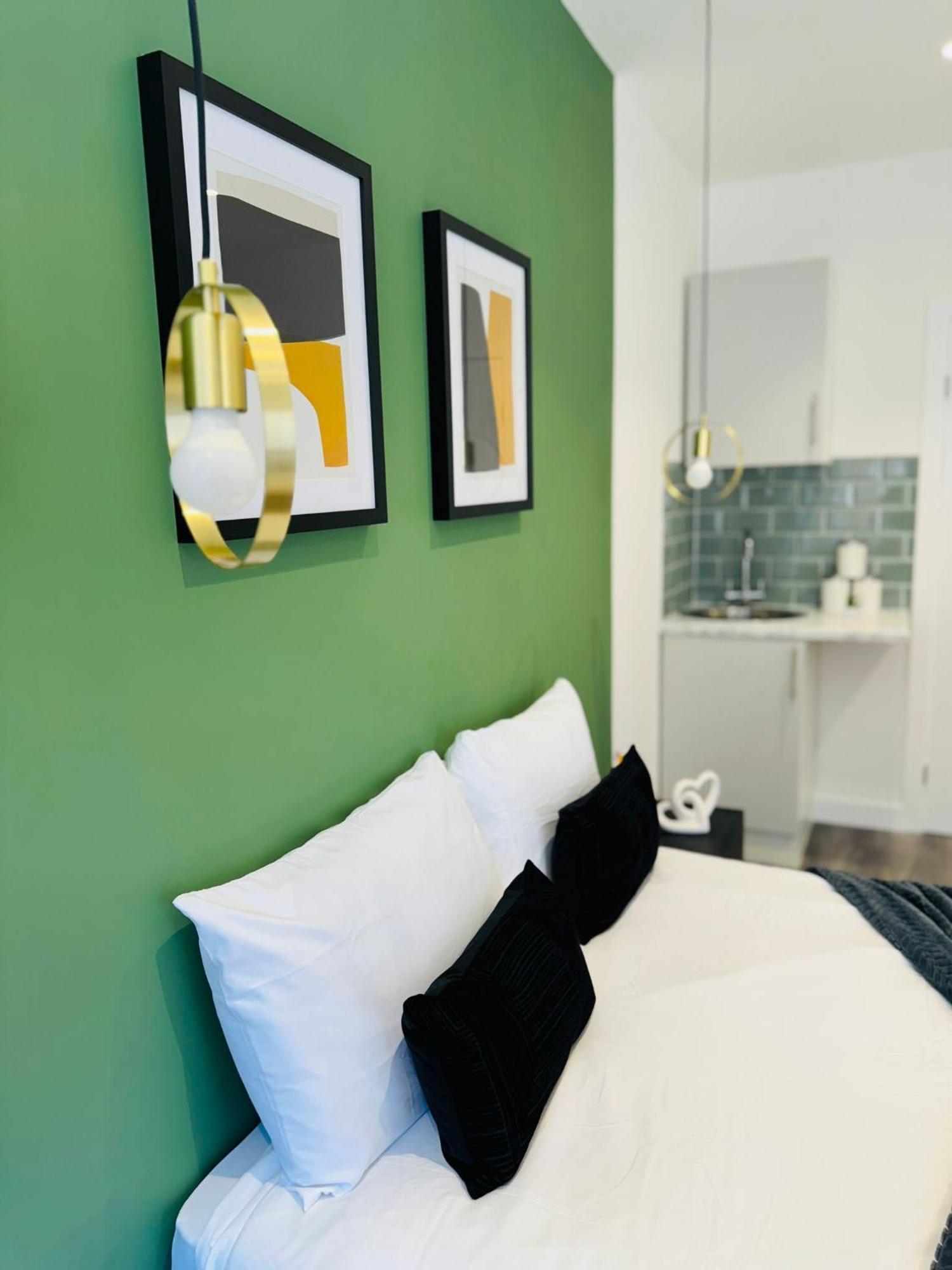 Luxury Flats, Ideal For Tourists Apartment *