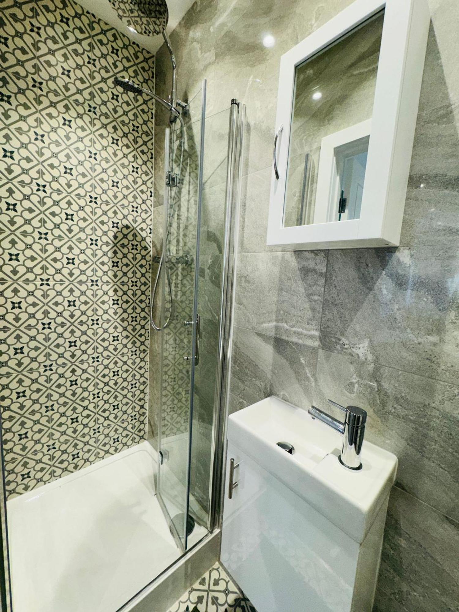 Luxury Flats, Ideal For Tourists * London