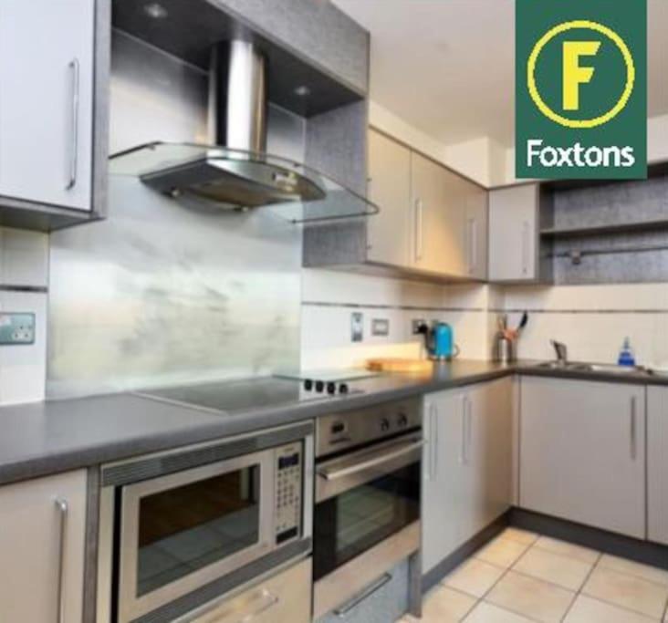 2 Bedroom Flat In Vauxhall Apartment *