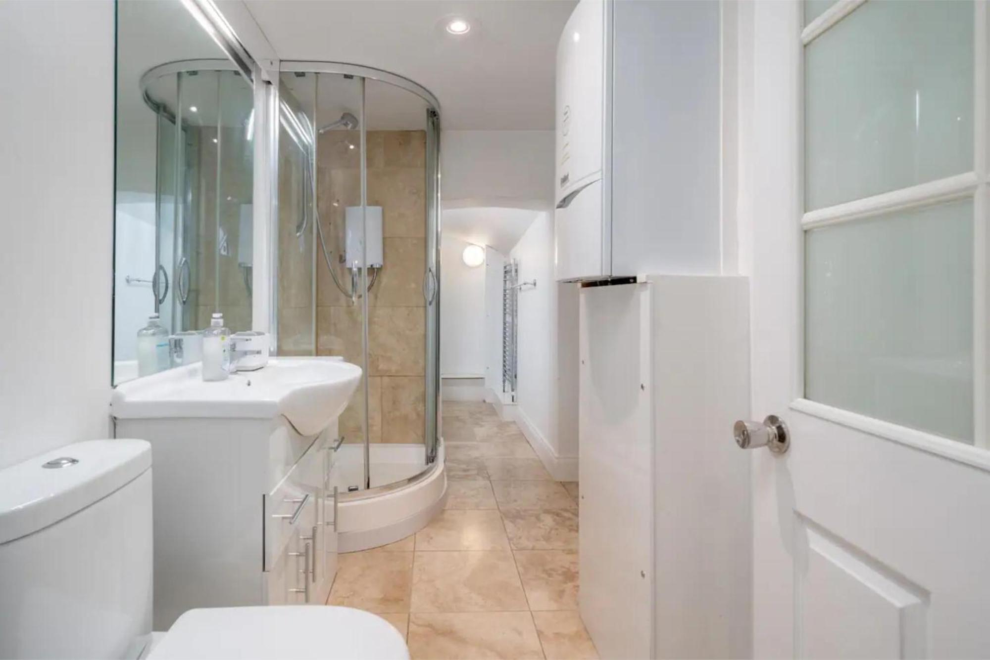 Gorgeous & Modern 2 Bedroom Sleeps Six In Earl's Court Apartamento *