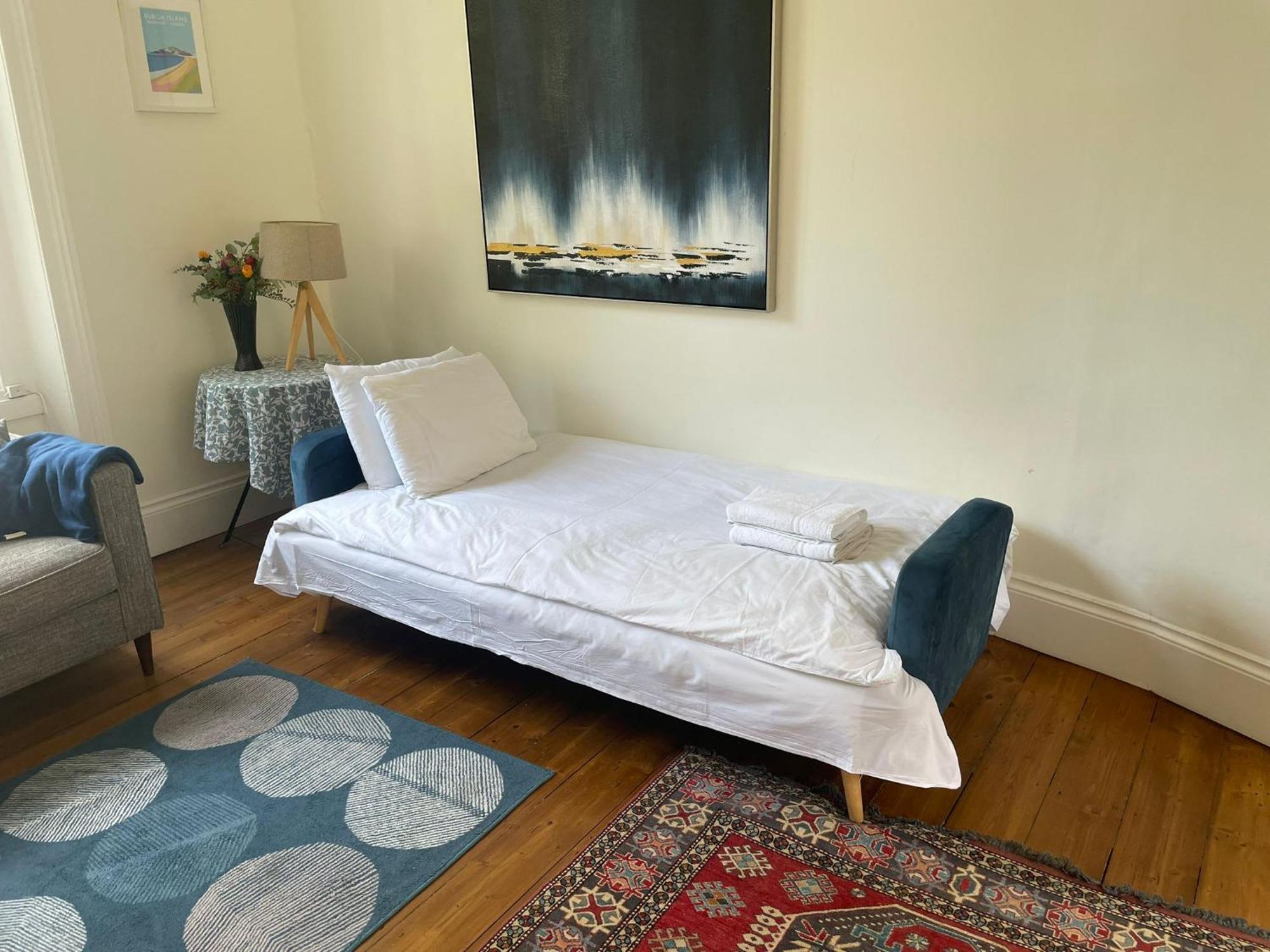 Apartment 2-bedroom Split-level In Notting Hill *