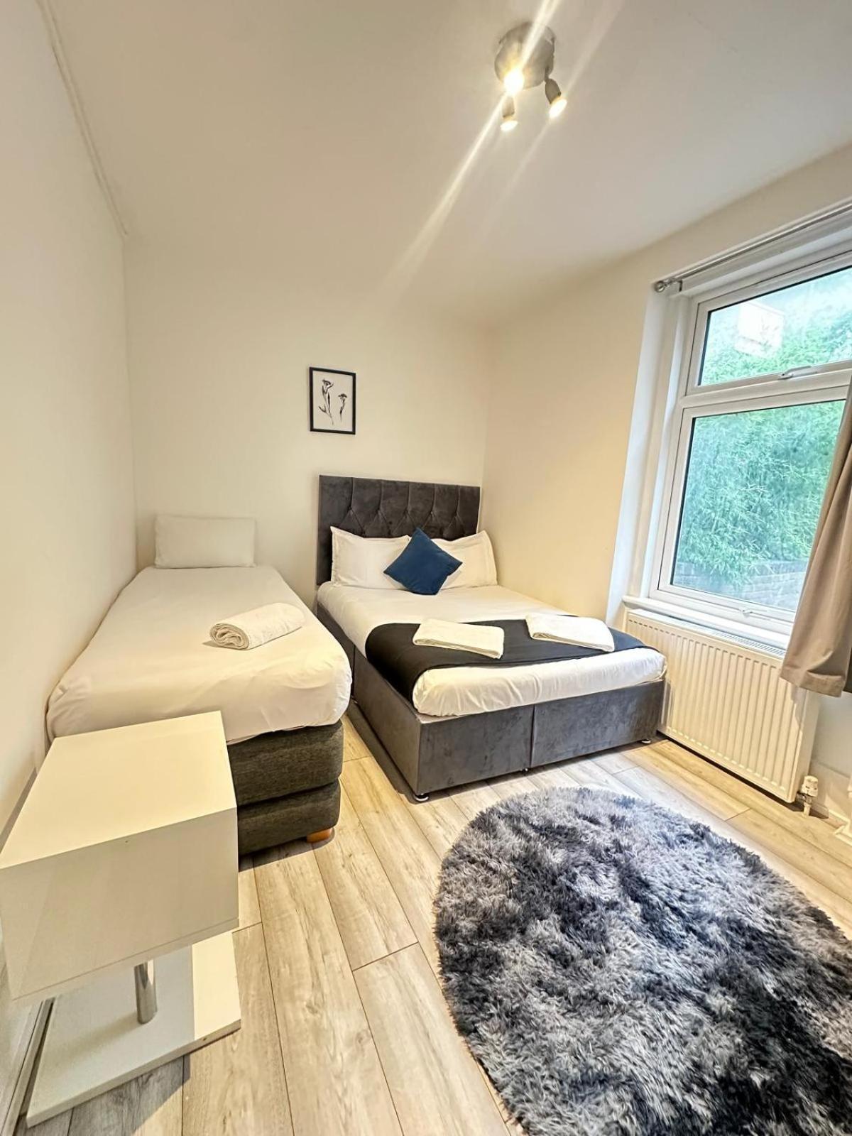 Ground Floor One Bedroom Flat Londres