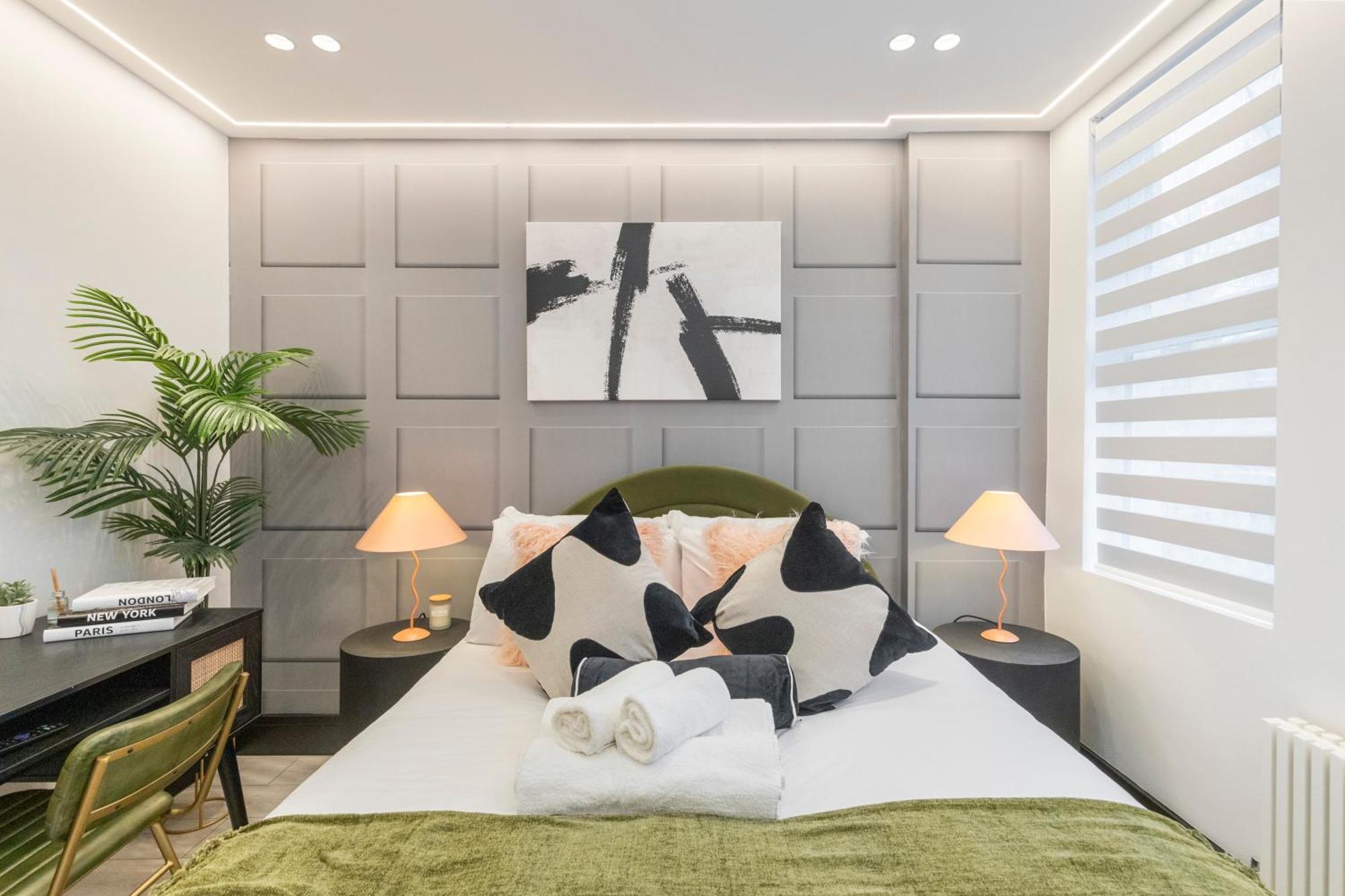 Apartment Unwind In Style 2br With Cozy Backyard For Groups *