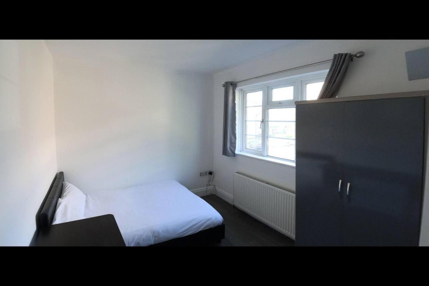 Apartment Limehouse Townhomes-4 Bedrooms 3 Bathrooms Garden London