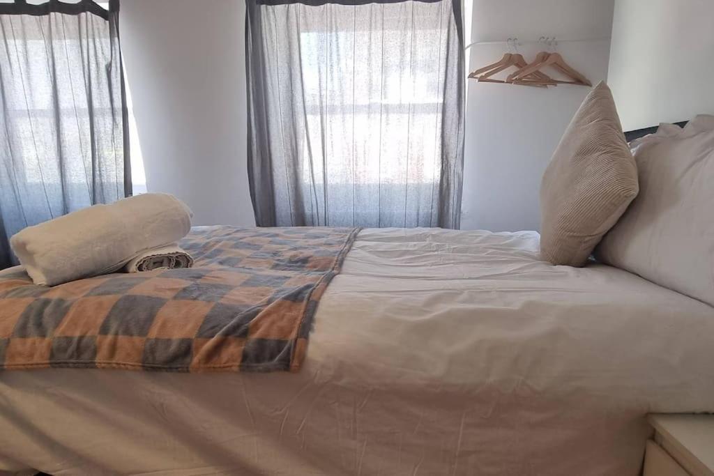 King's Cross Road Private Guest house *