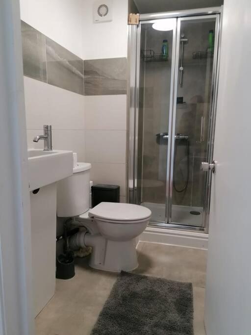 King's Cross Road Private Guest house *